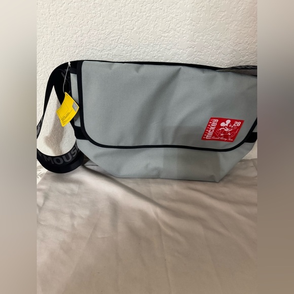 Disney Original Mickey Seaside Racing Vinyl Messenger Bag Gray NWT - Picture 9 of 9